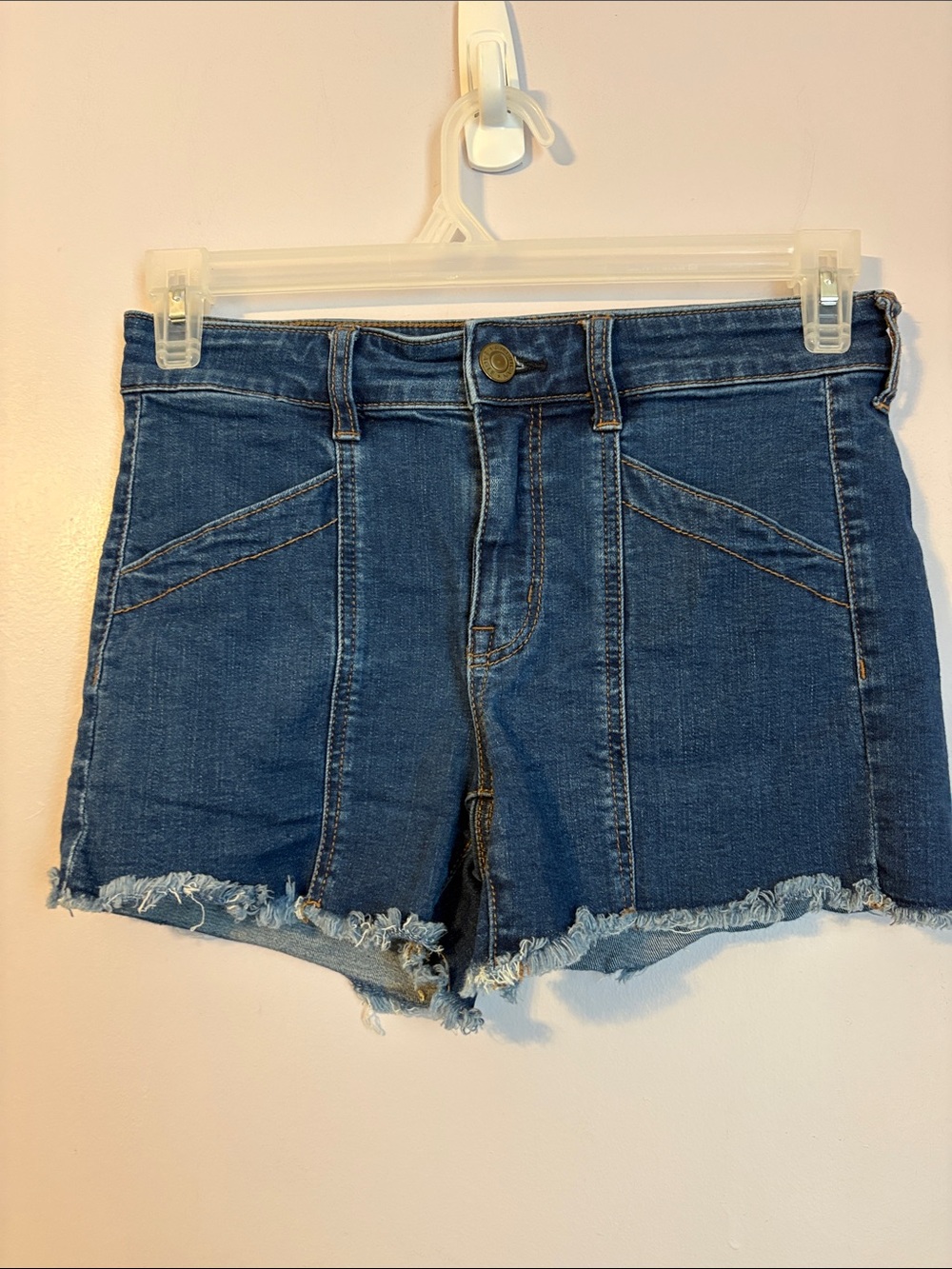 American Eagle Midi Medium Blue Wash Distressed Raw Hem Denim Jean Shorts size 6